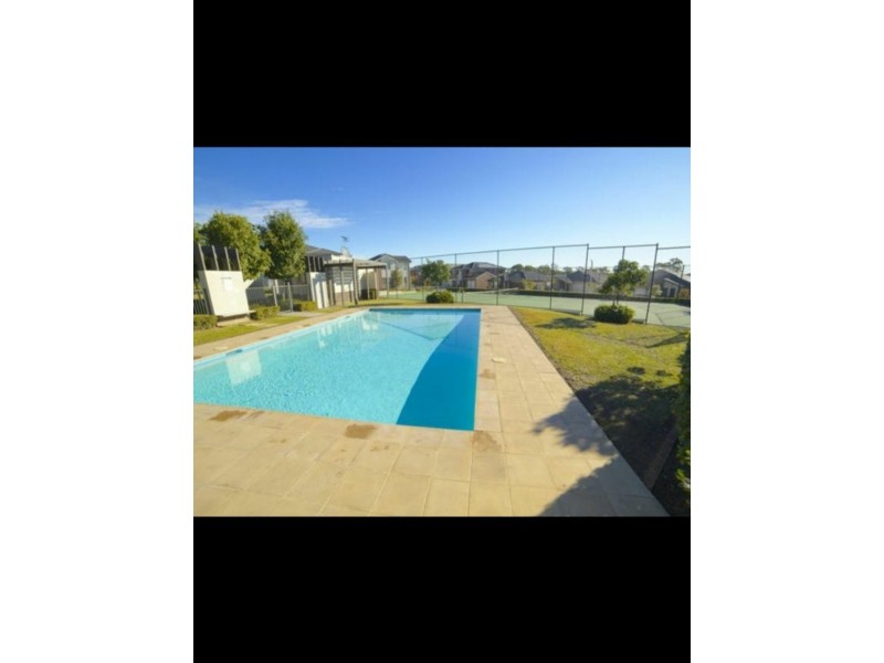 35 Sovereign Circuit, Glenfield NSW 2167