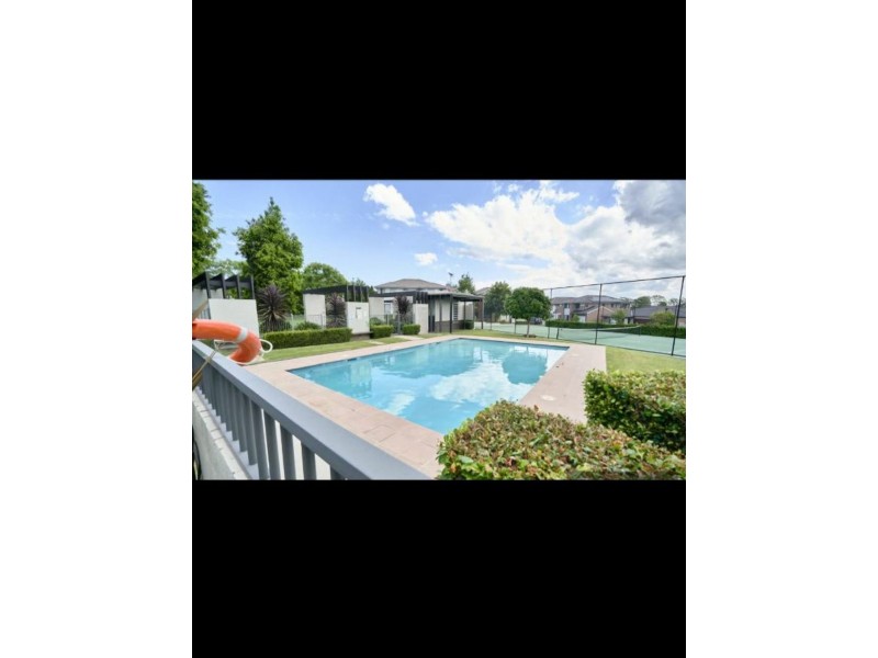 35 Sovereign Circuit, Glenfield NSW 2167