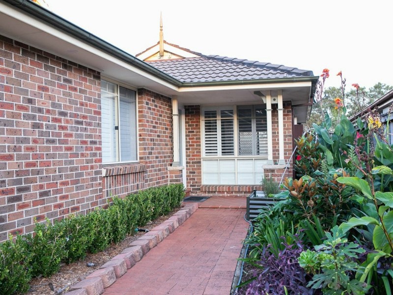 19 Magnolia Close, Casula NSW 2170
