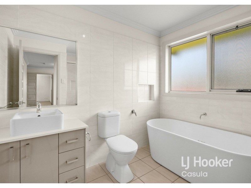 9 Wright Place, Casula NSW 2170