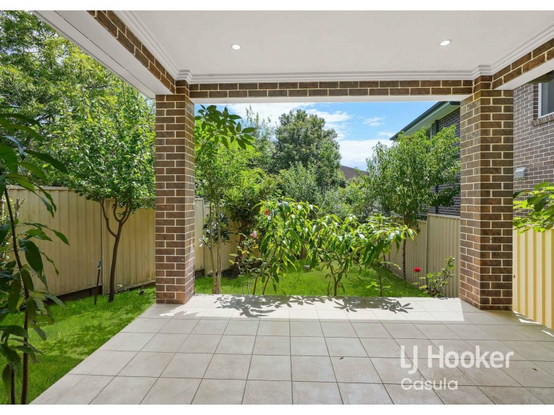 9 Wright Place, Casula NSW 2170