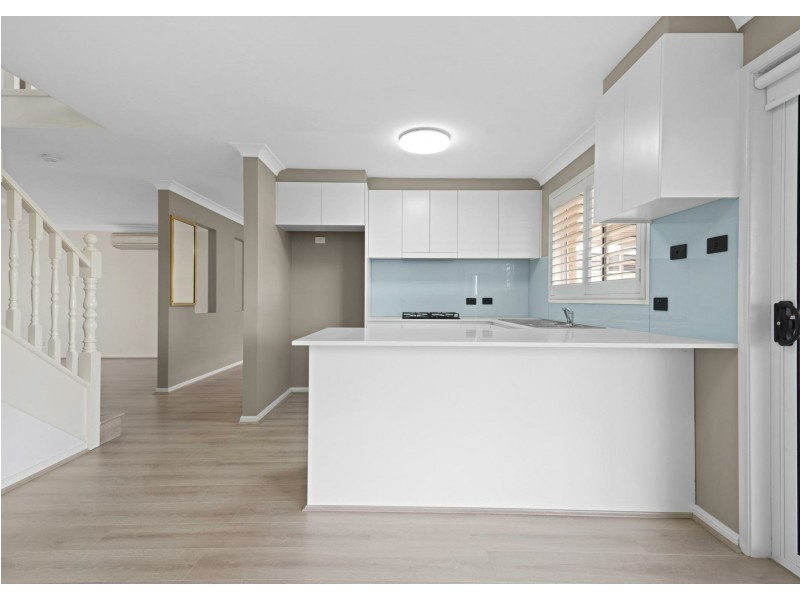 2B Streeton Place, Casula NSW 2170