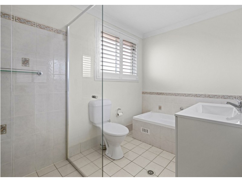 2B Streeton Place, Casula NSW 2170