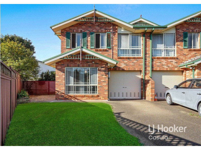1/8 Kiriwina Place, Glenfield NSW 2167