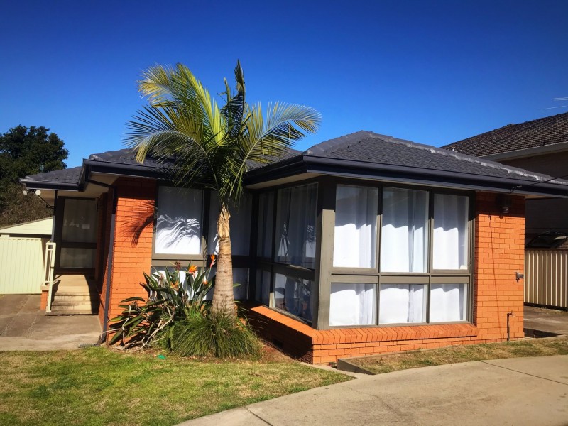 28 Hillview Parade, Lurnea NSW 2170