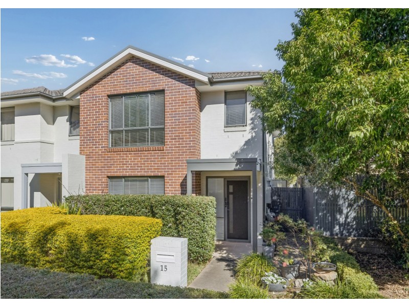 15 Hadlow Avenue, Glenfield NSW 2167