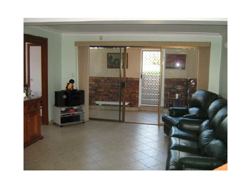 80 Jacaranda Cres, Casula NSW 2170