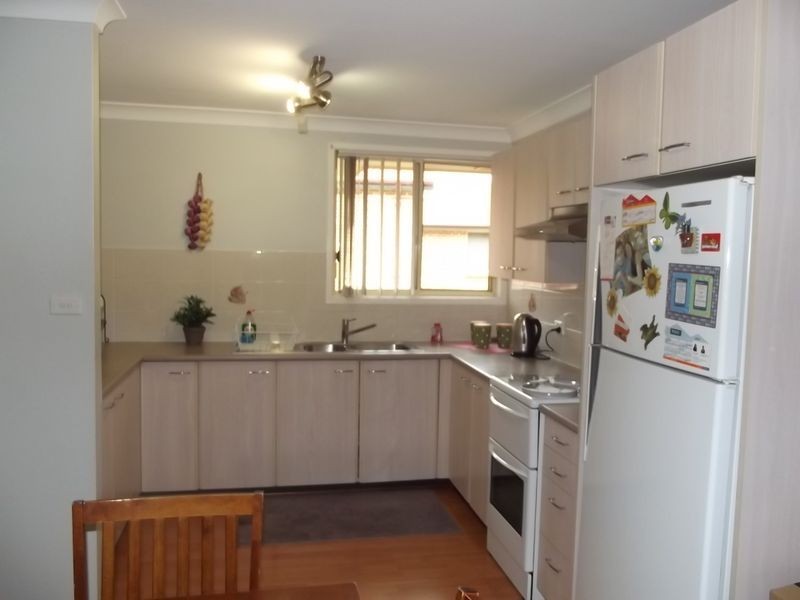 2/5 Nevil Way, Casula NSW 2170