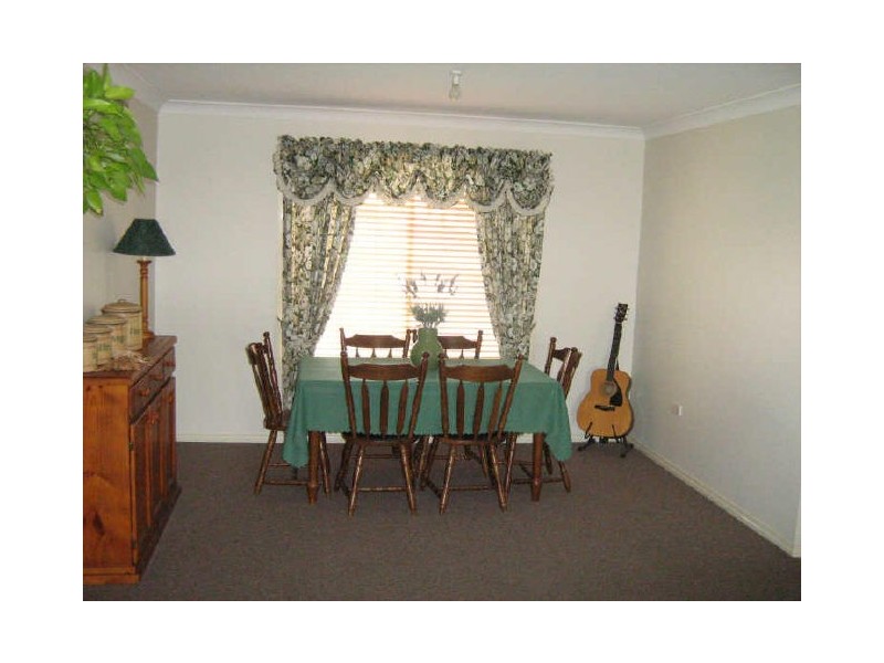 8 Goodooga Cl, Hinchinbrook NSW 2168