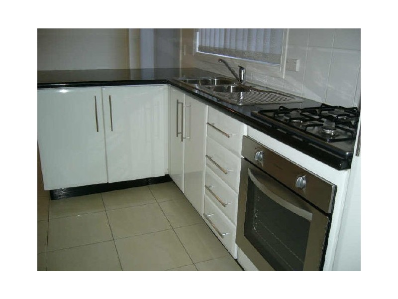 2/92 Kendall Drive, Casula NSW 2170