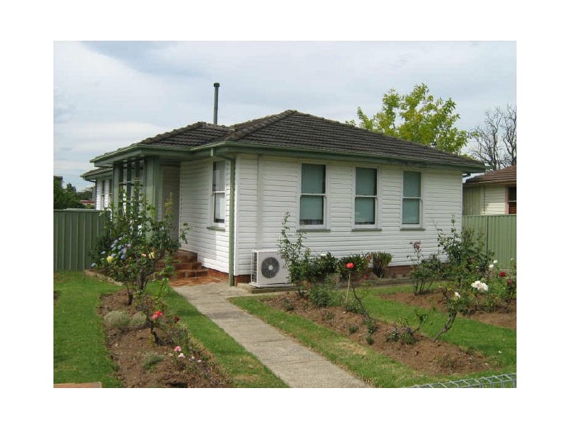 25 O’Neile Cres, Lurnea NSW 2170
