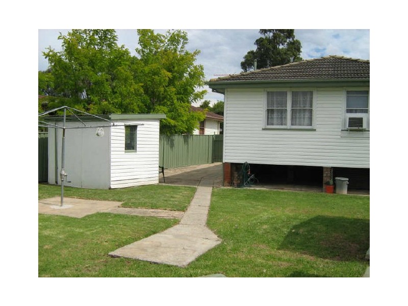 25 O’Neile Cres, Lurnea NSW 2170