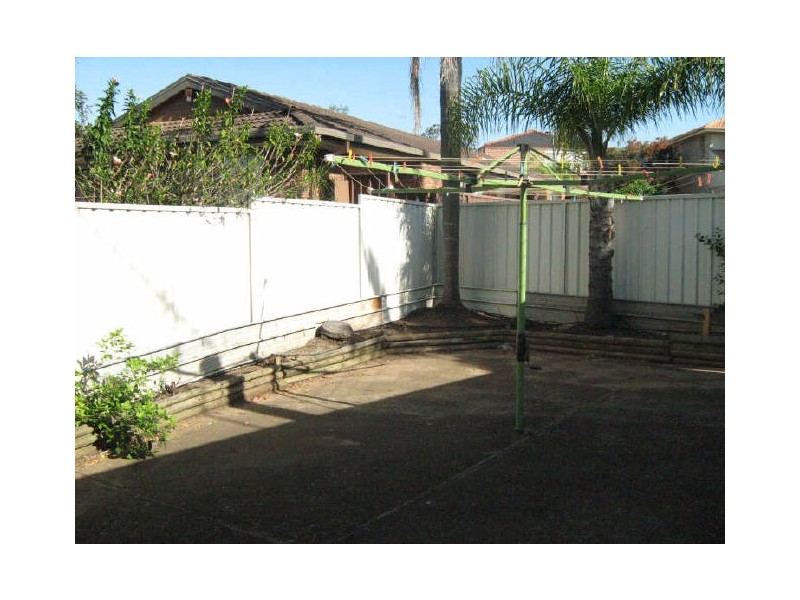 10 Trainer Ave, Casula NSW 2170