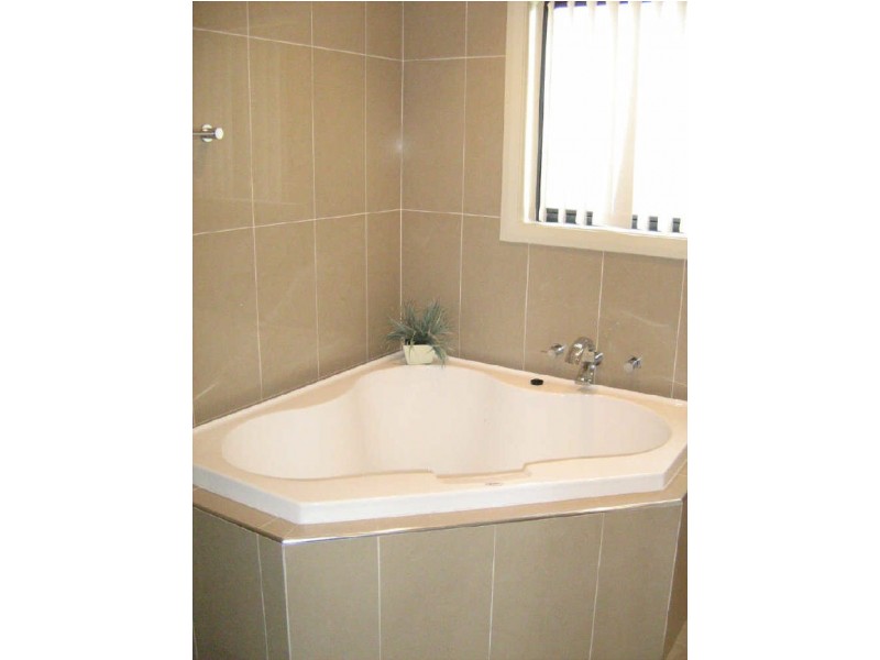 7 Pecan Pl, Casula NSW 2170