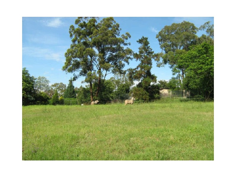 15 Streeton Pl, Casula NSW 2170