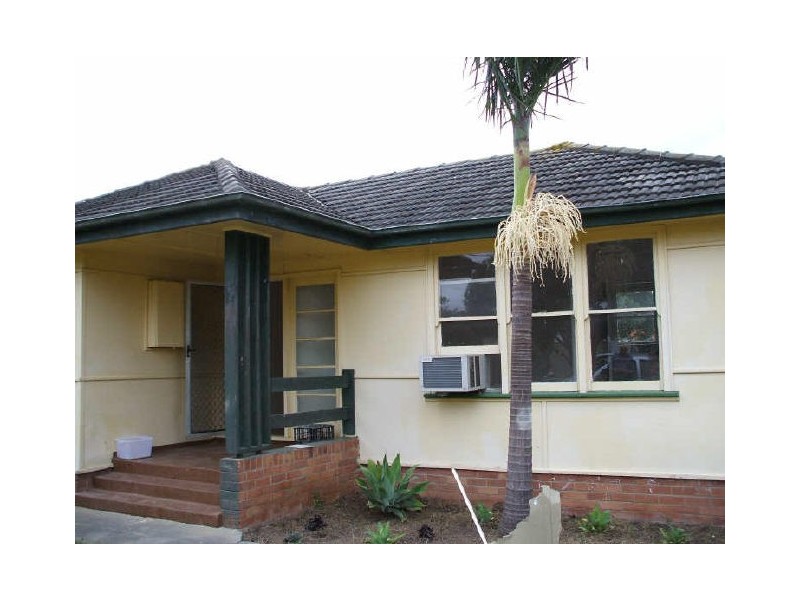 27 Facey Crescent, Lurnea NSW 2170