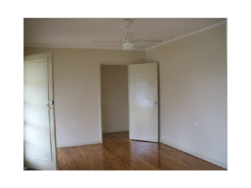 27 Facey Crescent, Lurnea NSW 2170