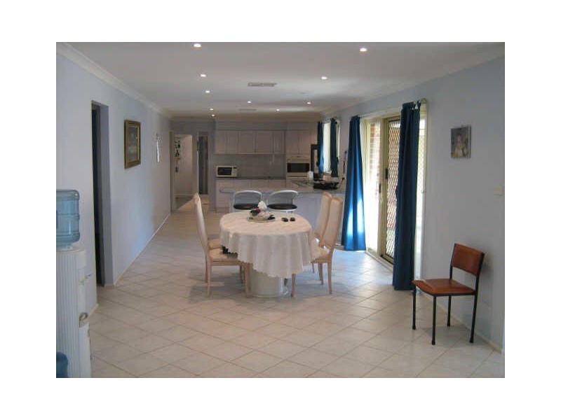 13 Padua Cl, Prestons NSW 2170