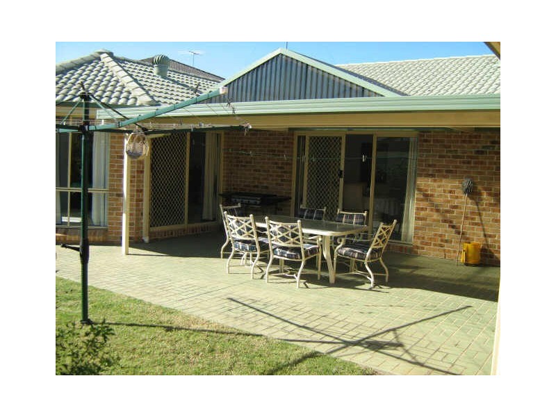 13 Padua Cl, Prestons NSW 2170