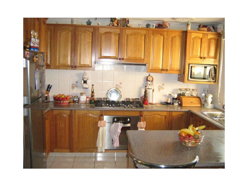 8 Cromer Pl, St Johns Park NSW 2176