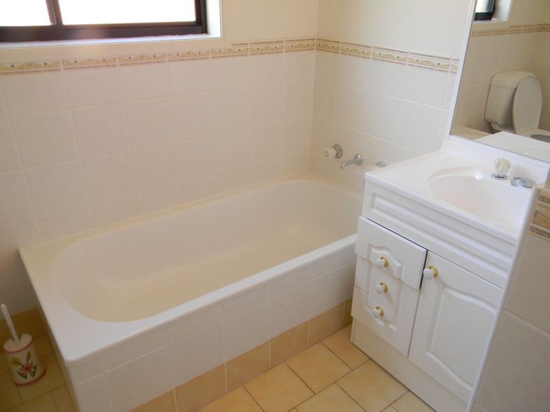 Unit 9 4 Wattle Rd, Casula NSW 2170