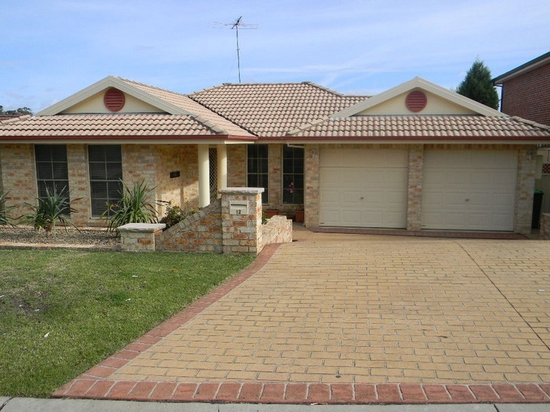 12 Yarra  Place, Prestons NSW 2170
