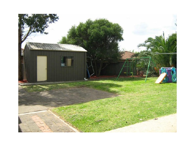 10 Flemington Close, Casula NSW 2170