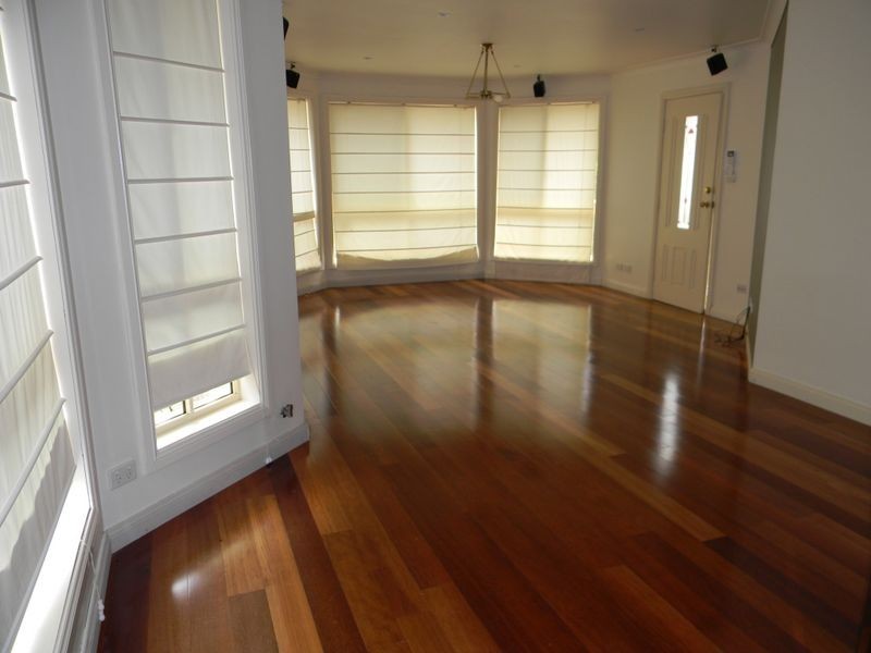 15b Harpur Pl, Casula NSW 2170
