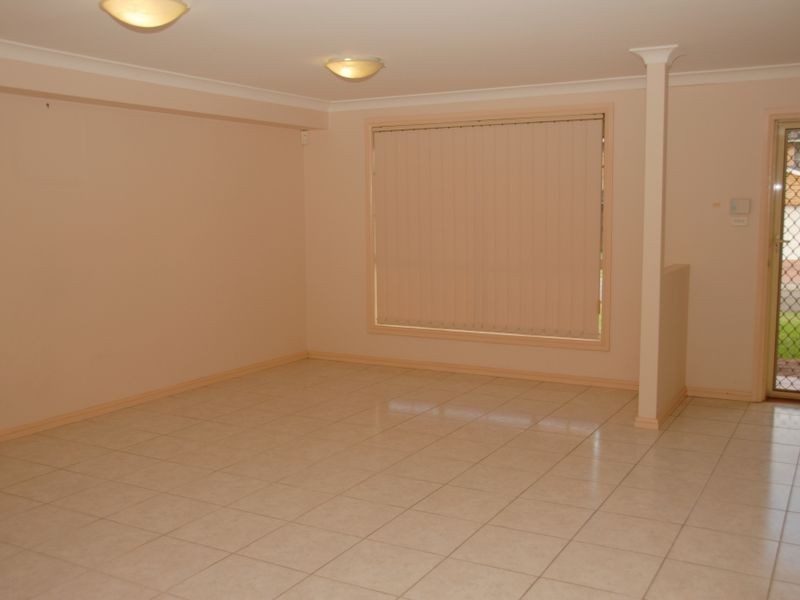 4 Wesley Pl, Horningsea Park NSW 2171