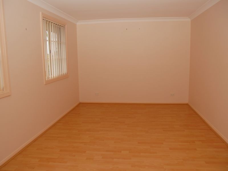 4 Wesley Pl, Horningsea Park NSW 2171