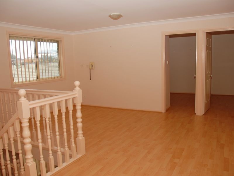 4 Wesley Pl, Horningsea Park NSW 2171