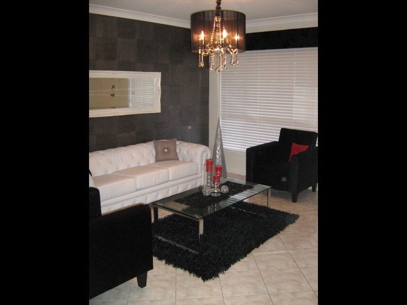 253 Pacific Palms Cct, Hoxton Park NSW 2171