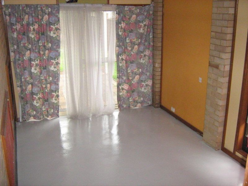 5 Dunrossil Ave, Casula NSW 2170