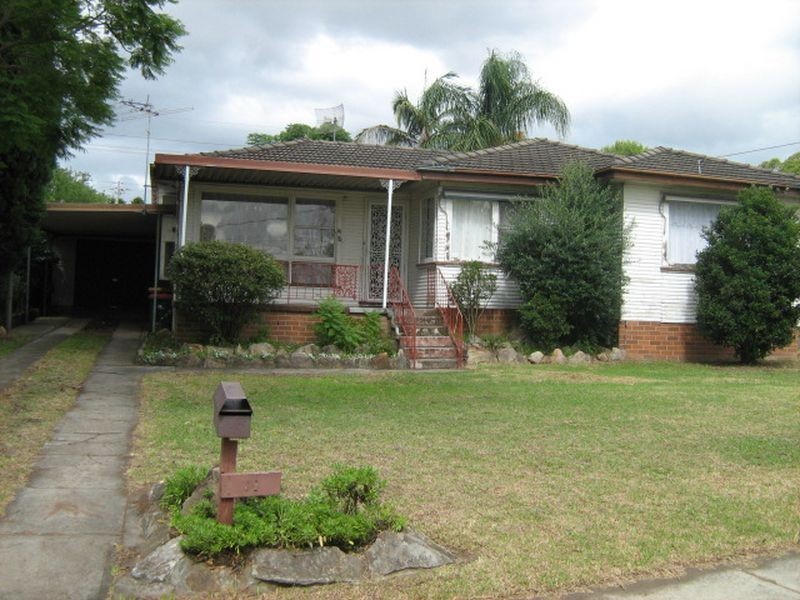 48 Holland Cres, Casula NSW 2170