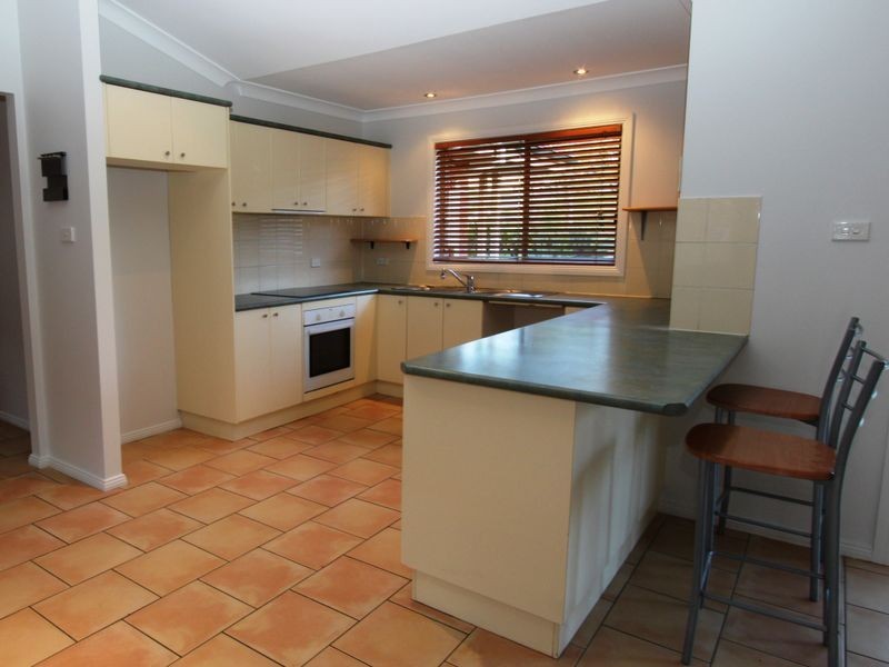 35 William Mannix Ave, Currans Hill NSW 2567
