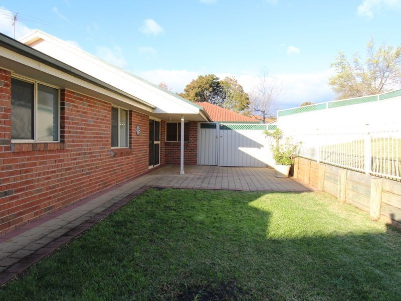 35 William Mannix Ave, Currans Hill NSW 2567