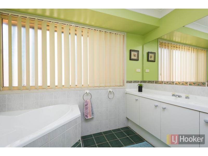 12 Harpur Place, Casula NSW 2170