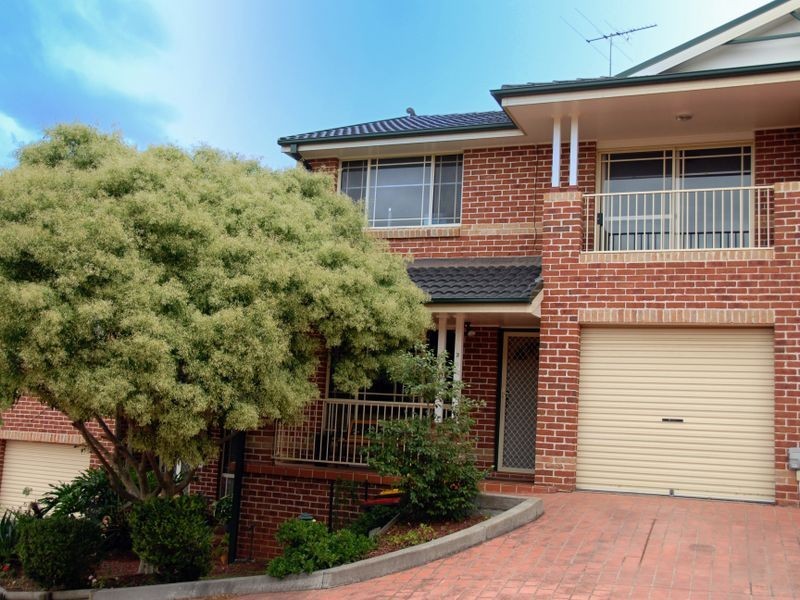 3/182 Leacocks Ln, Casula NSW 2170