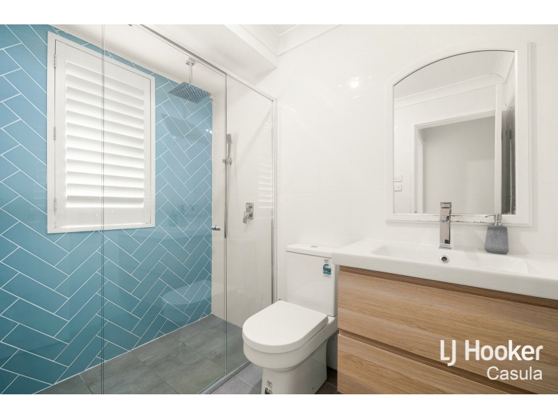 49 Lyrebird Crescent, Green Valley NSW 2168