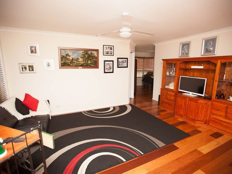 9 Bulli Cl, Prestons NSW 2170