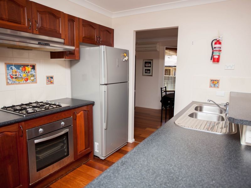 9 Bulli Cl, Prestons NSW 2170