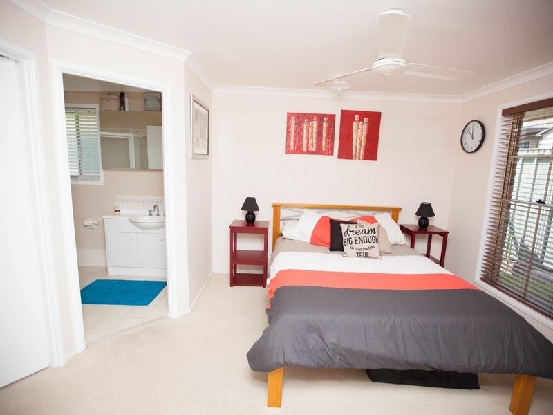 9 Bulli Cl, Prestons NSW 2170