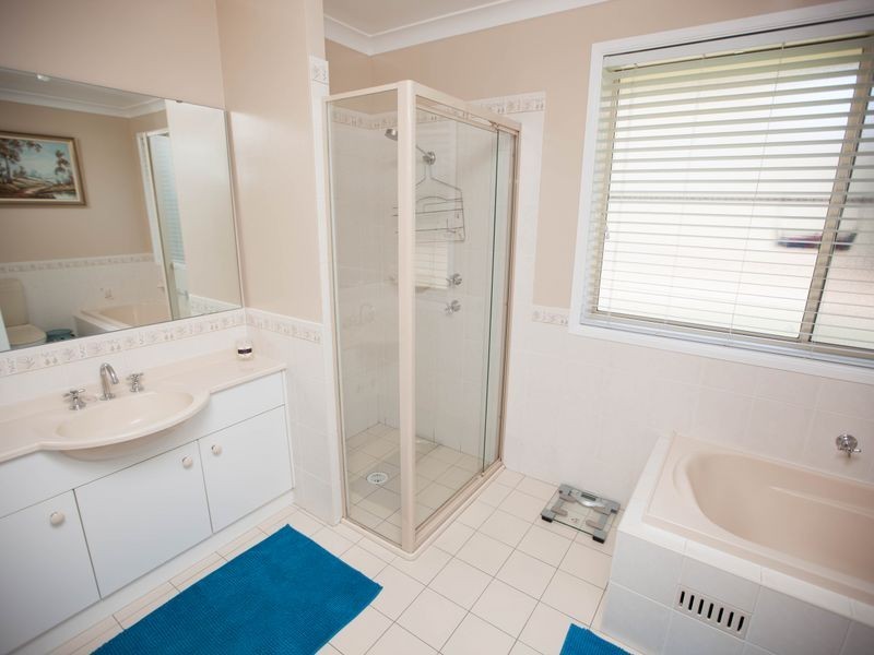 9 Bulli Cl, Prestons NSW 2170