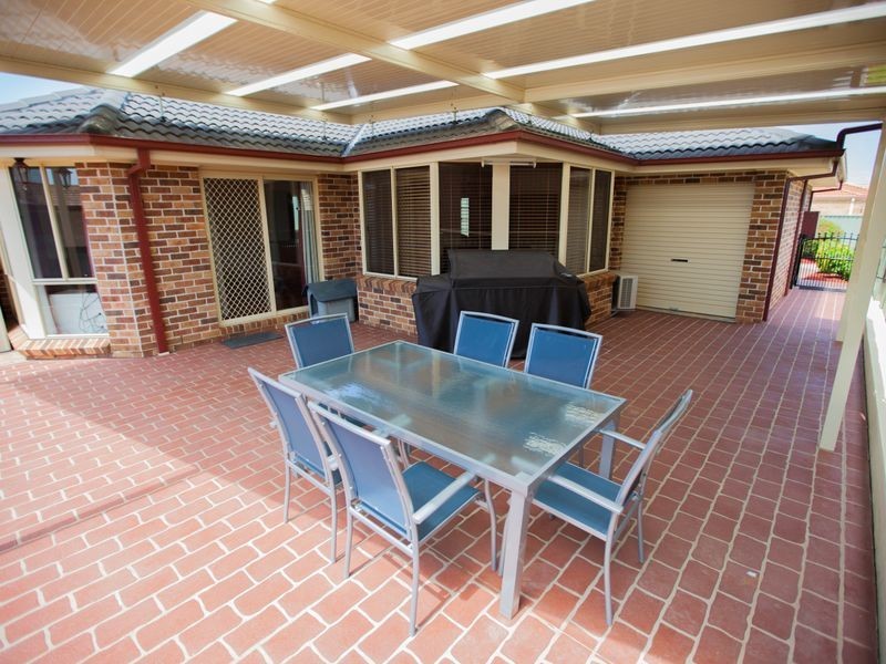 9 Bulli Cl, Prestons NSW 2170