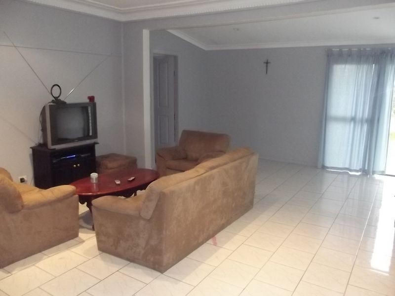 32 Rossiter St, Smithfield NSW 2164