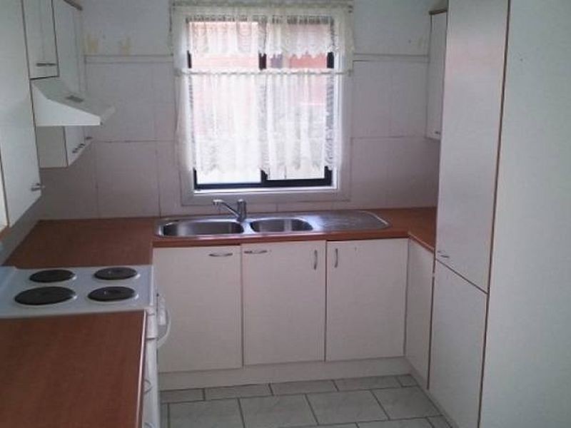 32 Rossiter St, Smithfield NSW 2164