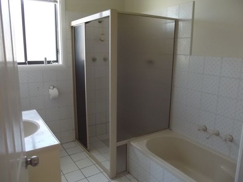 85 Graham Ave, Lurnea NSW 2170