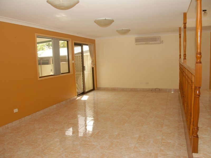 35 Morison Dr, Lurnea NSW 2170