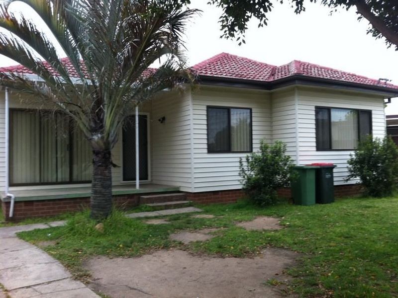 66 Hawkesbury St, Fairfield West NSW 2165