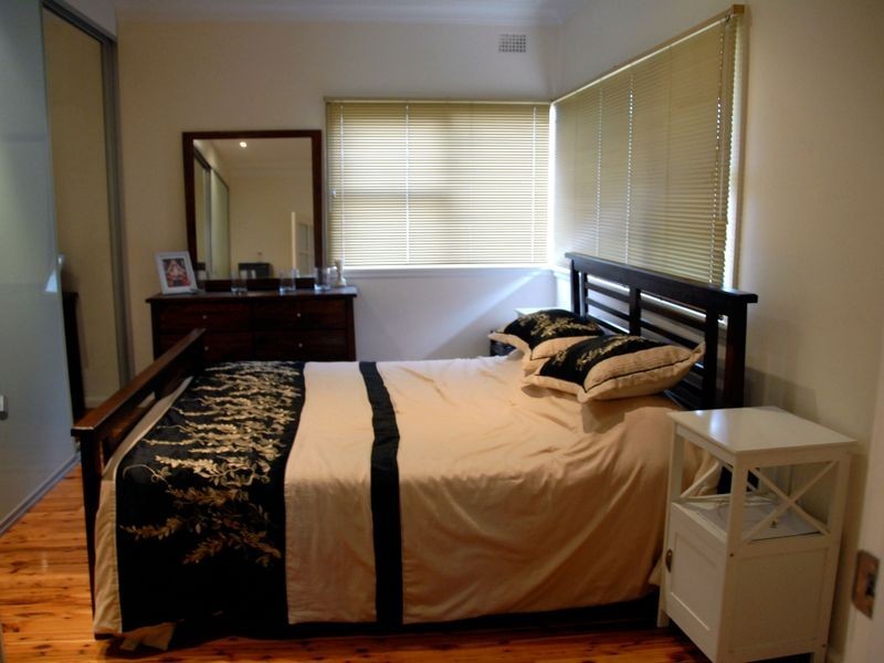 38 Reserve Rd, Casula NSW 2170